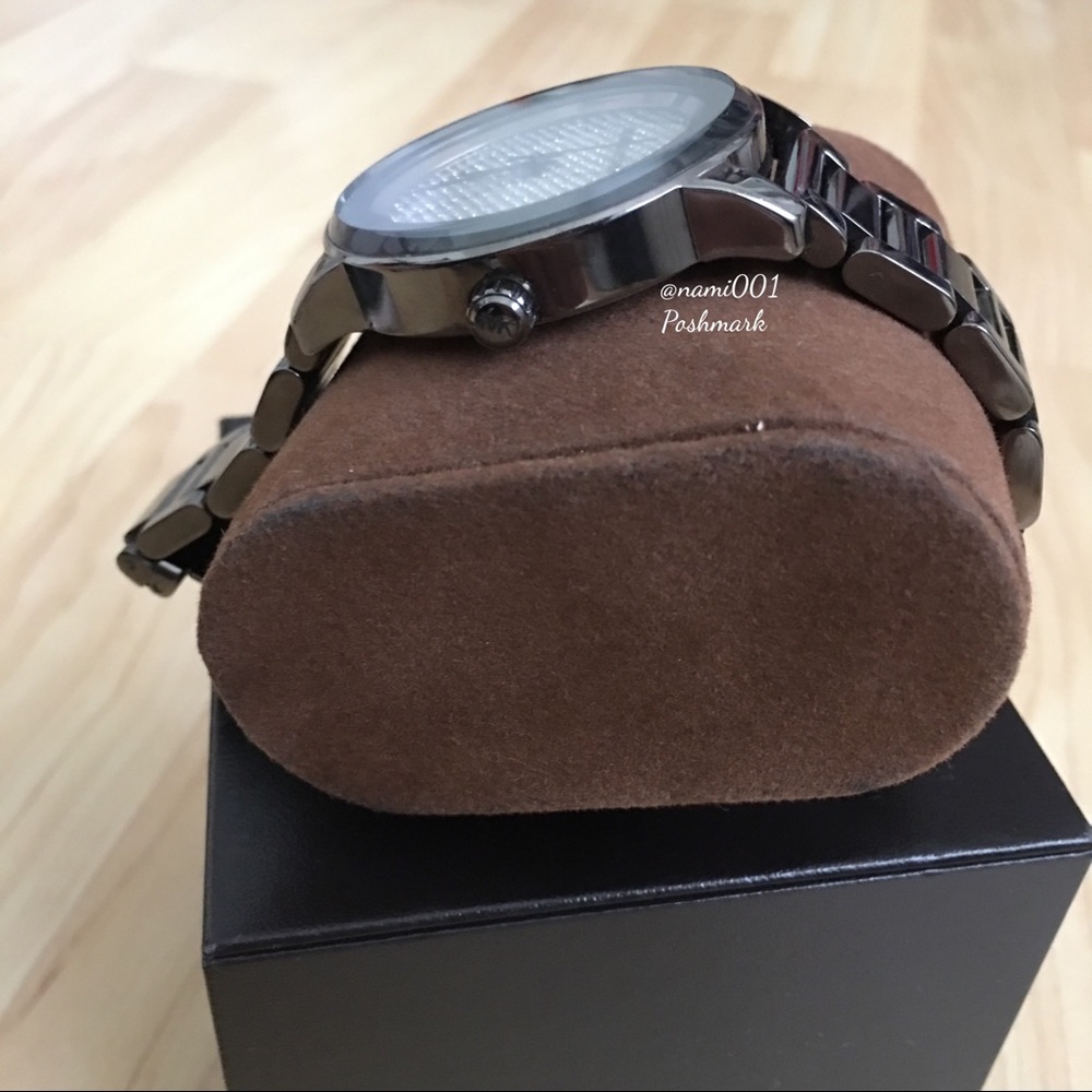 Michael Kors Oversized Gunmetal Pewter Crystal Encased Watch - RARE FIND - Picture 4 of 8